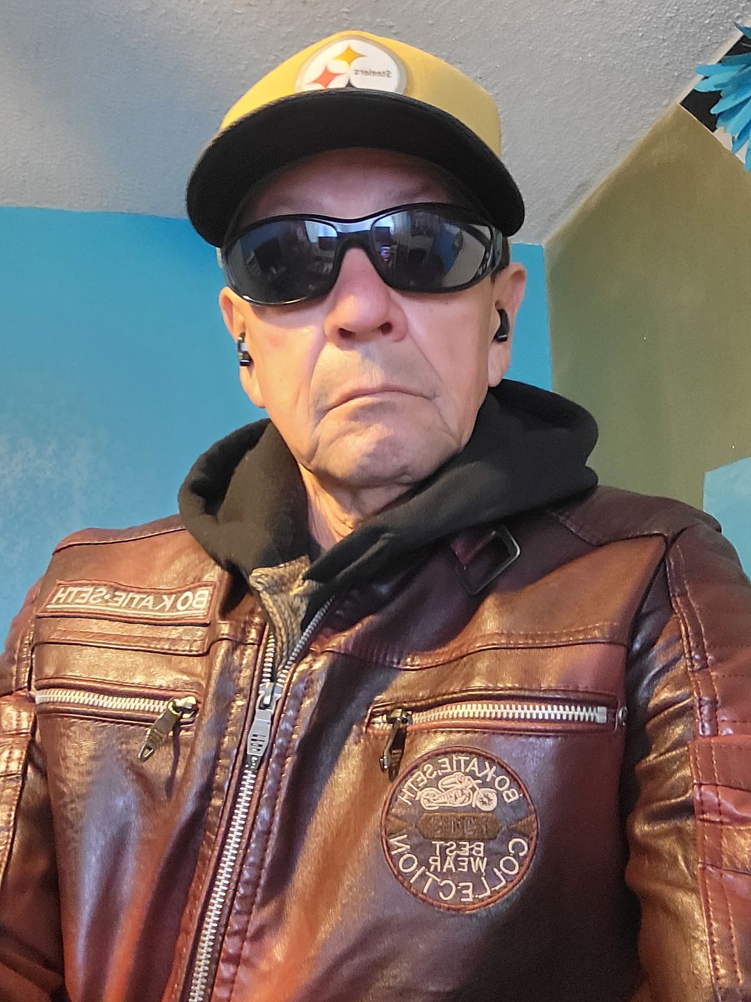 Customer photo review of Classic Men's Leather Jacket
