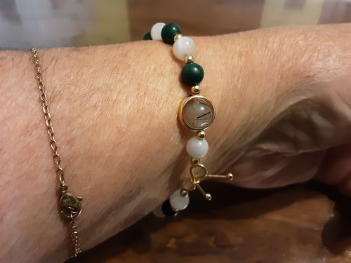 Customer photo review of Bracelet anti-douleur en malachite et pierre de lune | Or fin