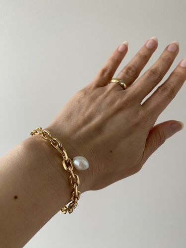 Customer photo review of Pearl Chunky Bracelet