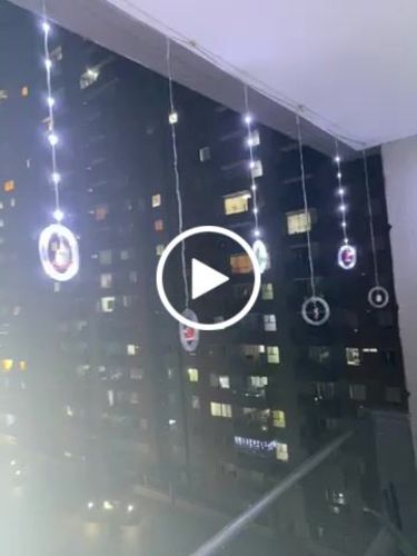 Customer video review of CORTINA PERSONAJES NAVIDEÑOS LED