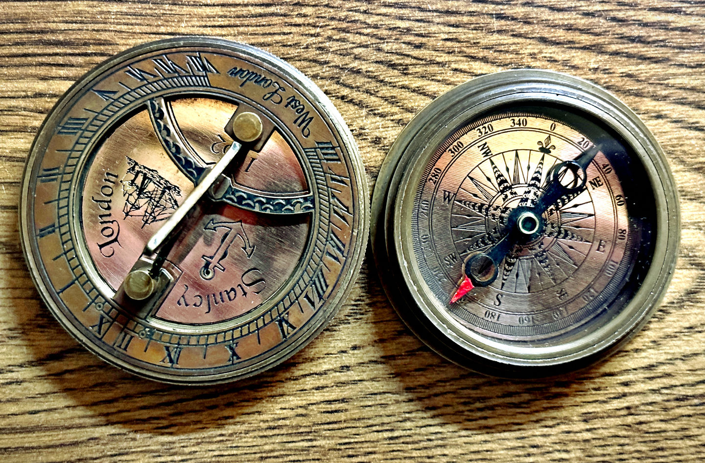 Customer photo review of Beautifully Handcrafted Stanley London Replica sundial compass with wooden box