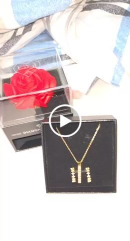 Customer video review of Rosenbox | Geschenk Verpackung