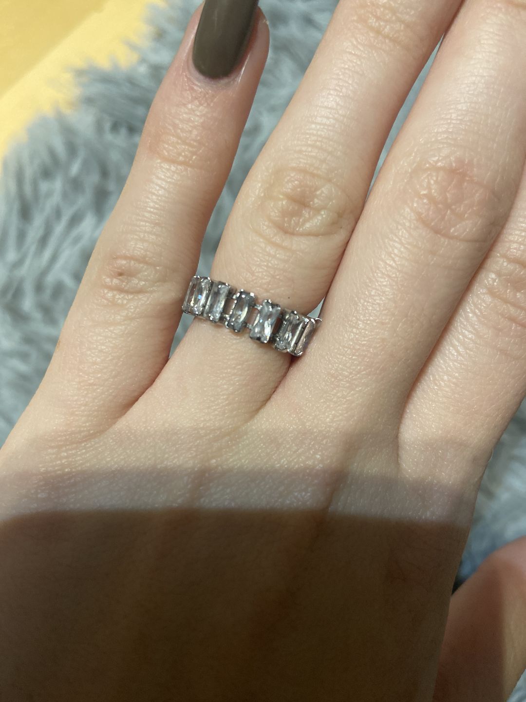 Customer photo review of Icy Baguette Ring | 18K vergoldet