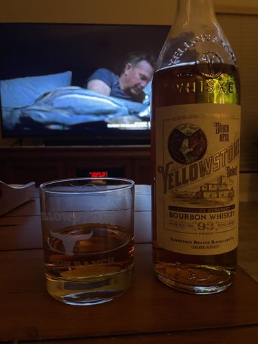 Customer photo review of Yellowstone Dutton Ranch Whiskey Glass / Rocks Bourbon Glass