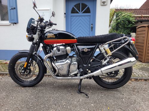 Customer photo review of Housse de Selle CONFORT cuir Noir profond pour Royal Enfield Interceptor 650