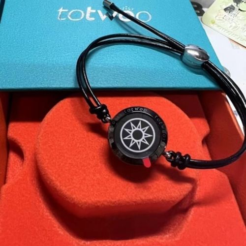 Customer photo review of Lovers Charm™ Smart Distance Bracelets