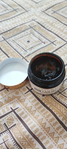 Customer photo review of Rose Face Gel