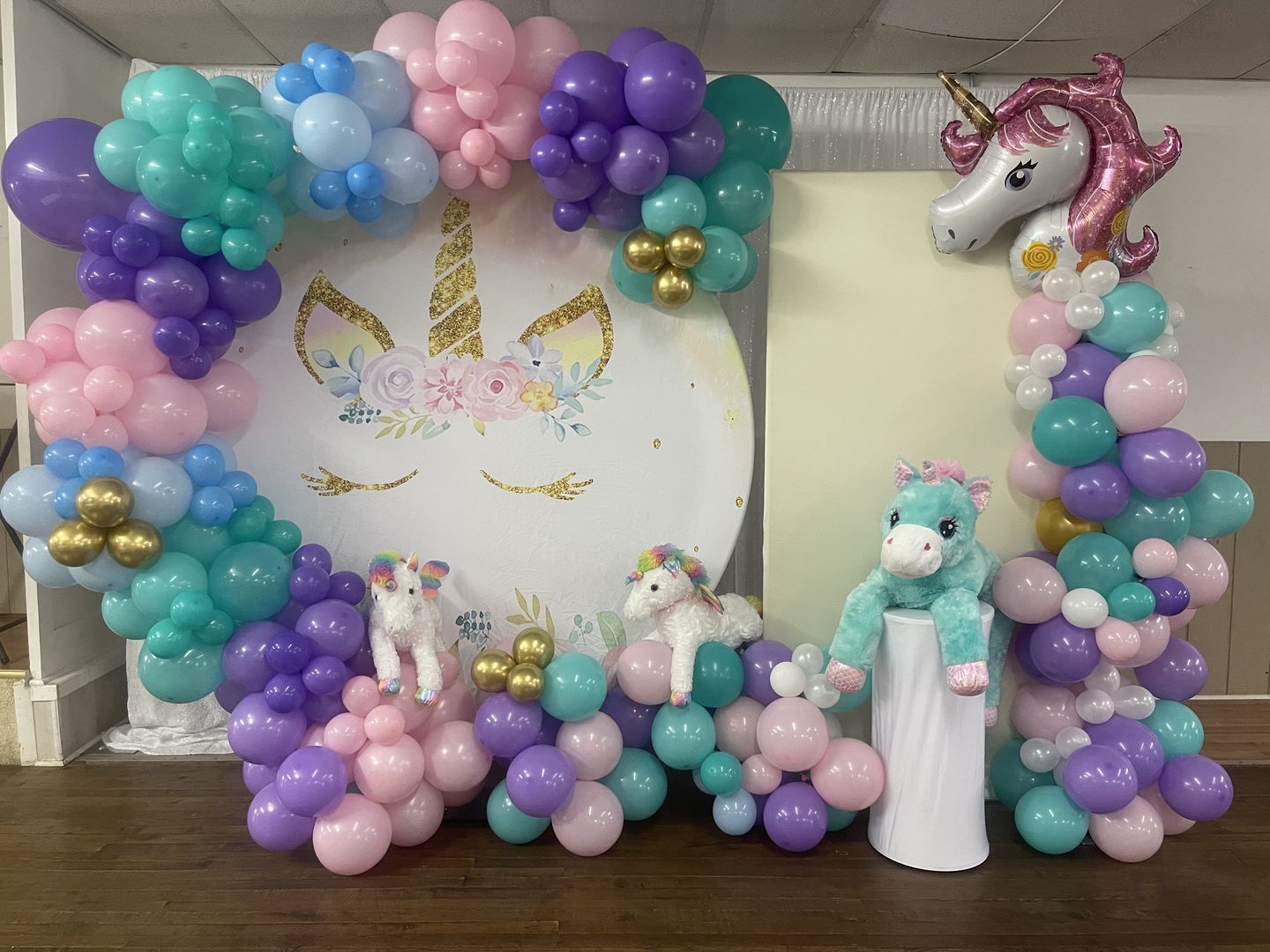 Customer photo review of Chiara Backdrop Wall Set, Arched Wall Set Birthday&Baby Shower&Wedding Party Decoration