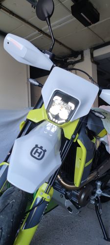 Customer photo review of 2020 - 2024 HUSQVARNA SUPER BRIGHT DRL LED HEADLIGHT 4200 LUMENS FE TE HUSKY [ WHITE | BLACK | INSERT ]