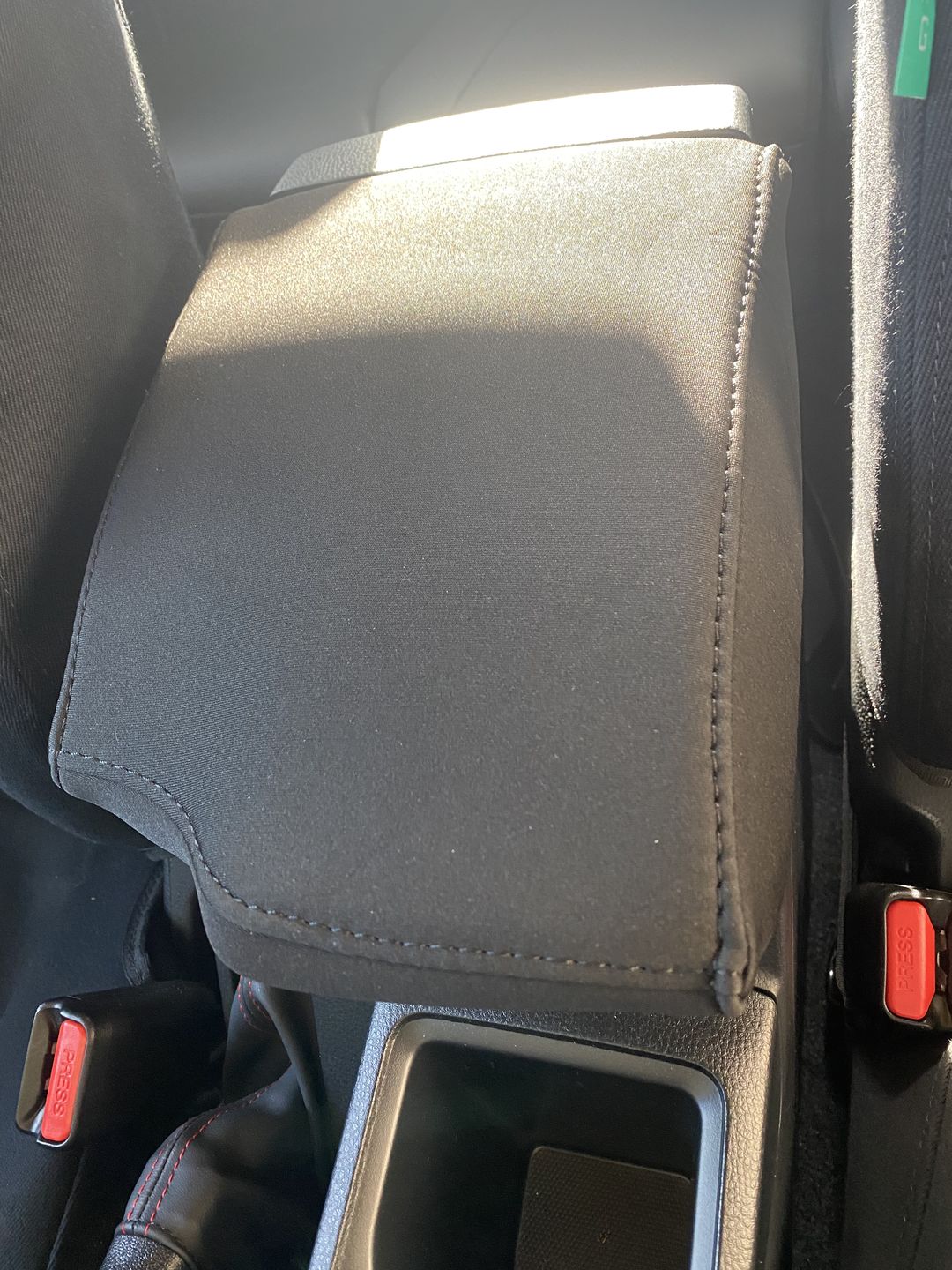 Customer photo review of Isuzu D-MAX RG Neoprene Console Lid (Available)