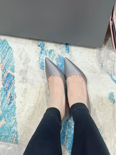 Customer photo review of 7OR9 AIR-TOUCH FOAM 9CM Grey HEELS - Flower Shadow