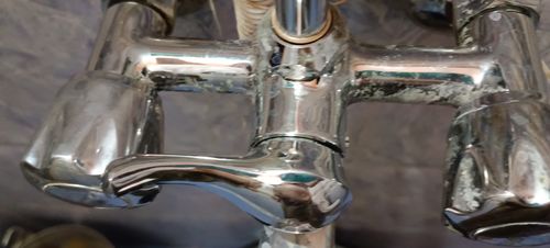 Customer photo review of Ecofriendly Limescale Remover/Descaler for taps, Hard Water Stains,  Showers ,faucets & bathroom Tiles-500ml