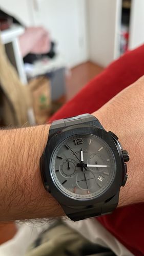Reseña con foto de un cliente sobre Reloj KAPRIEL Wayne Black Edition - 50M Water Resistant - Sapphire Coating
