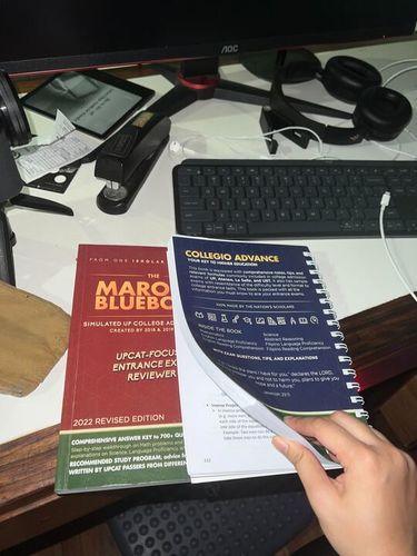 Customer photo review of Collegio Advance and The Maroon Bluebook Reviewer Bundle Promo
