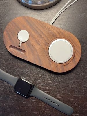Customer photo review of 2 in 1 Magsafe Charger Station for iPhone and Watch