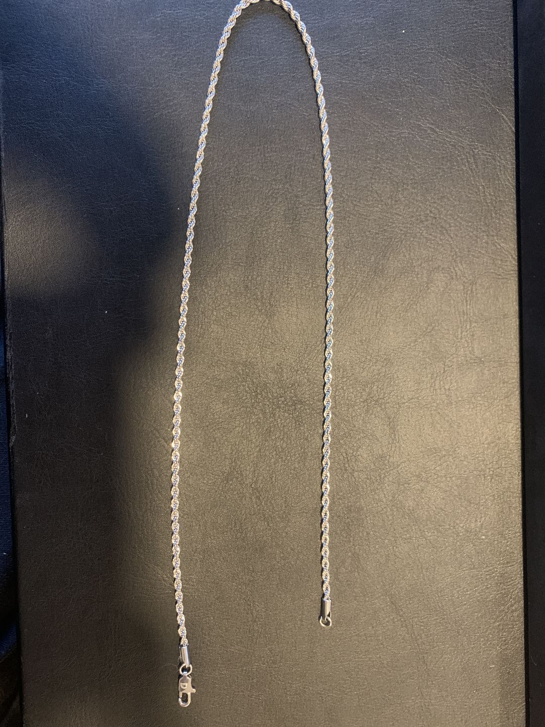 Customer photo review of CLEAN ROPE. - 3MM 18K GOLD