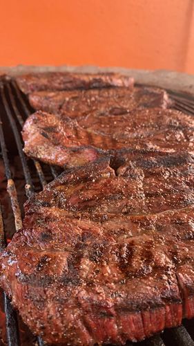 Reseña con foto de un cliente sobre Diezmillo Steak