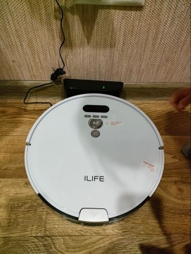 Customer photo review of ILIFE V8 Plus Pro Robot Aspirateur Laveur de Sol Auto-Charge Gyroscopes