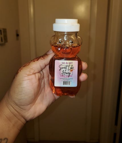 Customer photo review of Sweet Like Honey Yoni Wash