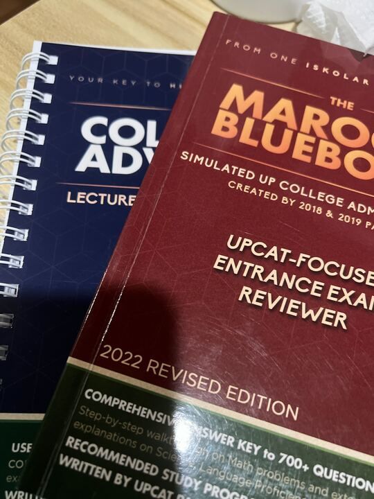 Customer photo review of Collegio Advance and The Maroon Bluebook Reviewer Bundle Promo