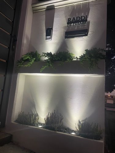 Customer photo review of Targhetta due testi sagomati modello Line 03 Acrilico