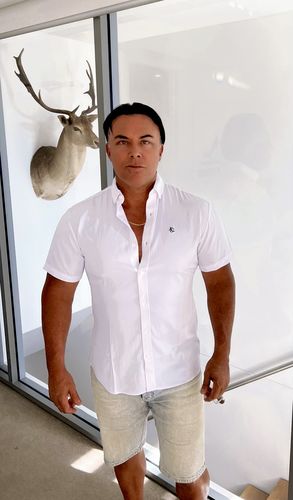 Customer photo review of Men's Muscle Fit Short Sleeve Shirt - White Element