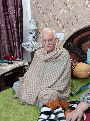 Customer photo review of Pashtush Mens Woven Check Design Shawl, Australian Merino Wool Light Weight, Soft Handfeel