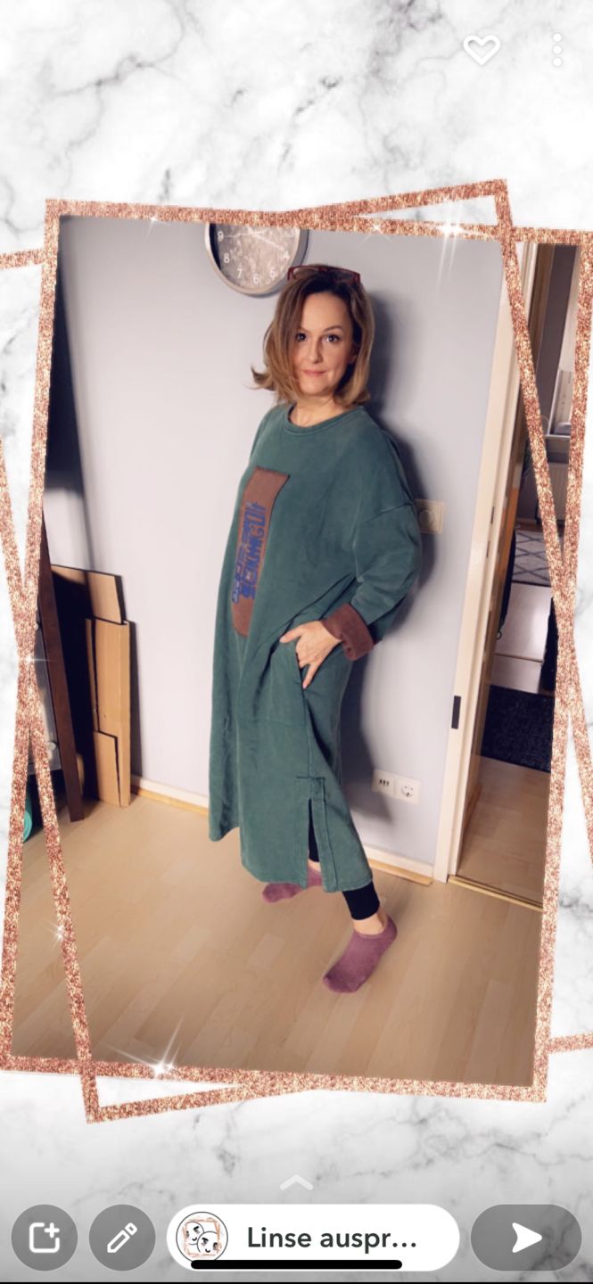 Customer photo review of Plus Size Cotton Stitching Patchwork Pocket Long Sleeve Maxi Dress