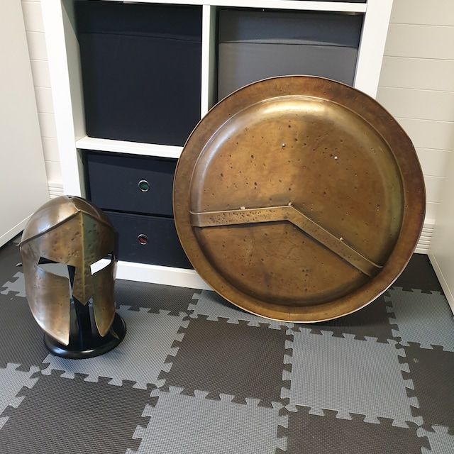 Customer photo review of Spartan Shield 24" ~ King Leonidas 18 Gauge Steel, Antique Finish Shield