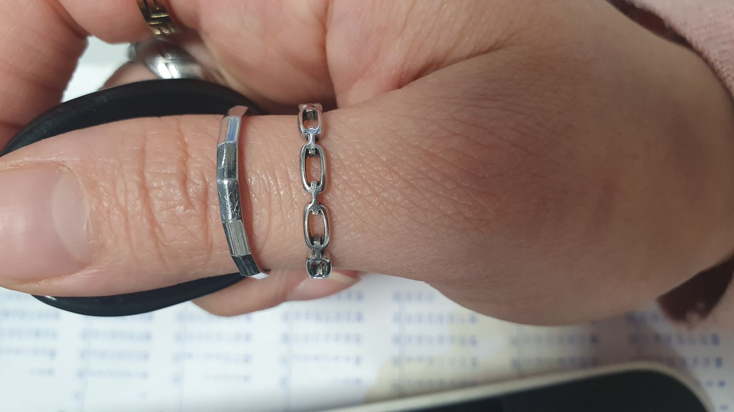 Customer photo review of Edgy Ring | 18K vergoldet