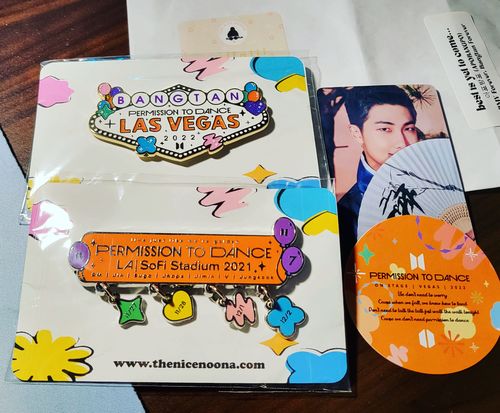 Customer photo review of BTS PTD Concert Set Enamel Pins