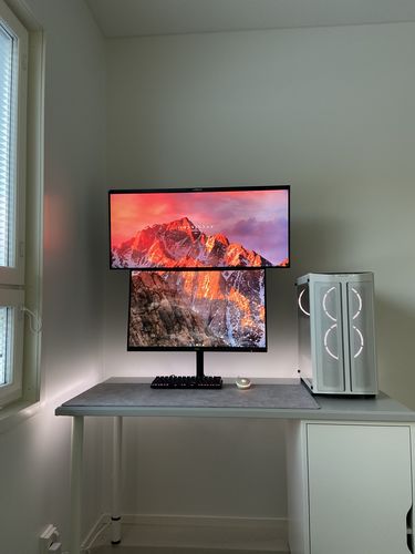 Customer photo review of Cloud White | Deskmat