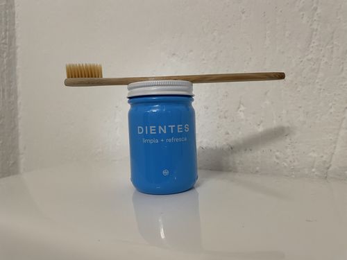 Customer photo review of Pasta de dientes (90gr)