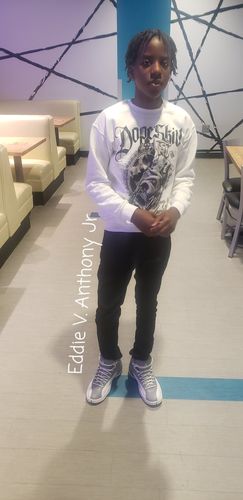 Customer photo review of Black Chrome 6s DopeSkill Sweatshirt Money Loves Me Graphic
