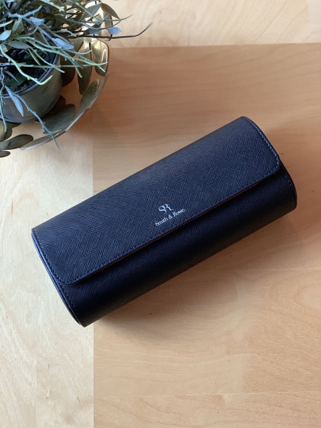 Customer photo review of Luxury leather handmade watch roll for 3 watches - Black and coffee