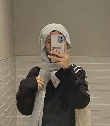 Customer photo review of Classic Chiffon Hijab - Lotus