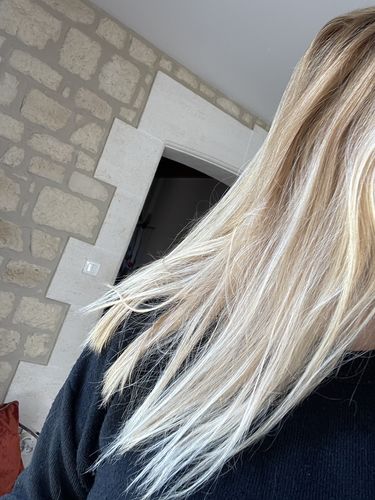 Customer photo review of Notre soin éclaircissant pour des cheveux rayonnants en moins de 5 minutes