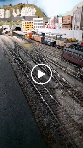 Customer video review of Rapido 023532 PA-1/PB-1 Set: PRR #5754 and #5754B, A/BSet DCC/Sound, HO