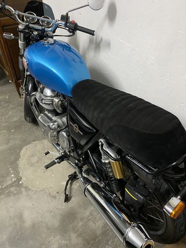 Customer photo review of Housse de Selle CONFORT cuir Noir profond pour Royal Enfield Interceptor 650