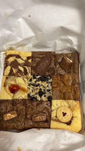 Customer photo review of Brownie & Blondie Mixed Box