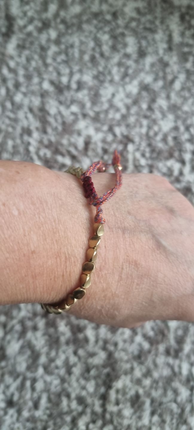 Customer photo review of Tibetisches Glücksarmband aus Kupfer
