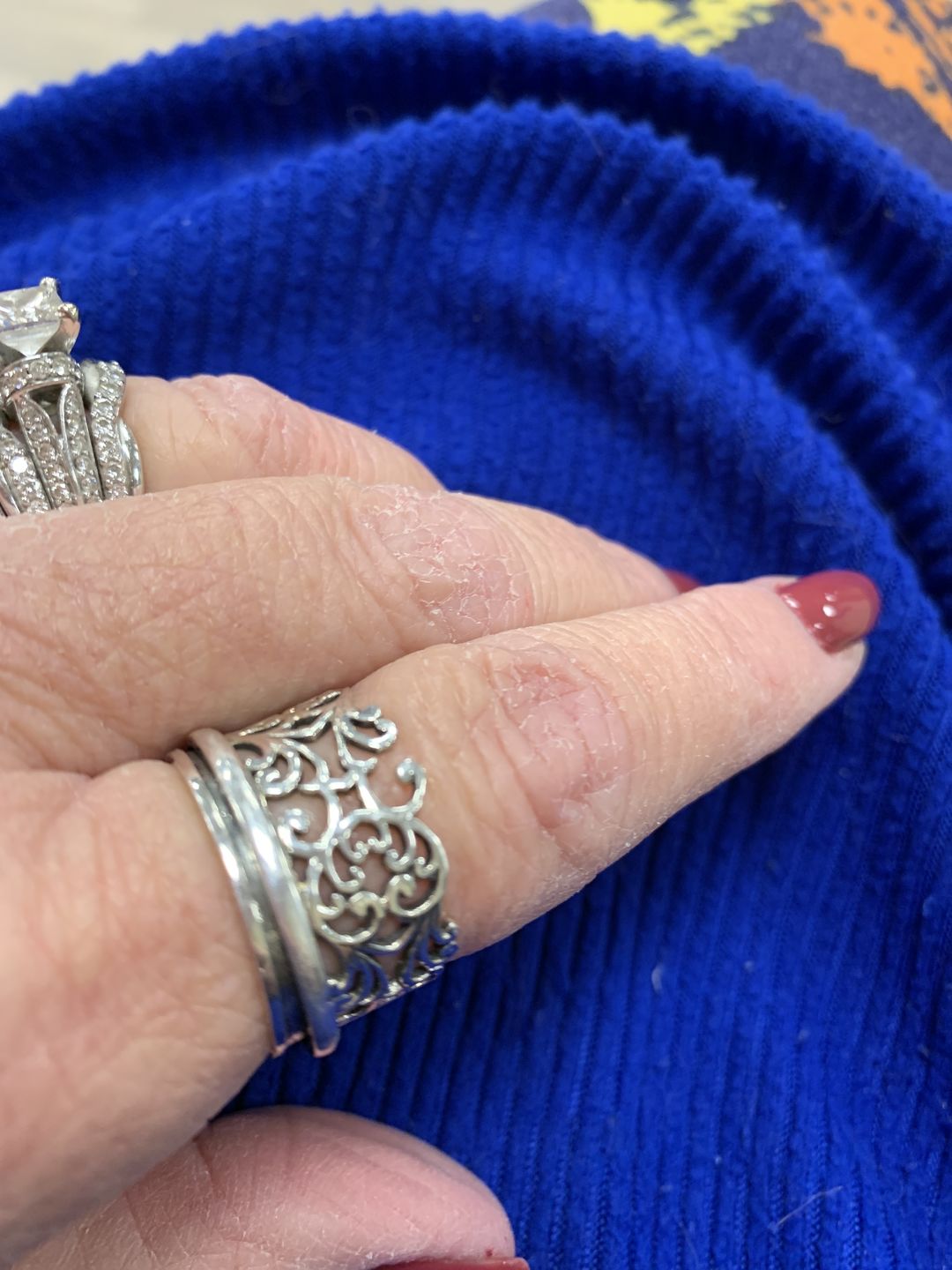 Customer photo review of Unique Women's Spinner Ring Sterling Silver