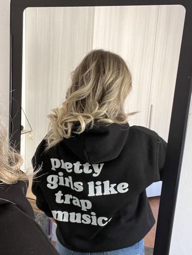 Customer photo review of Felpa Hoodie Deltanove Pretty Girls like trap music