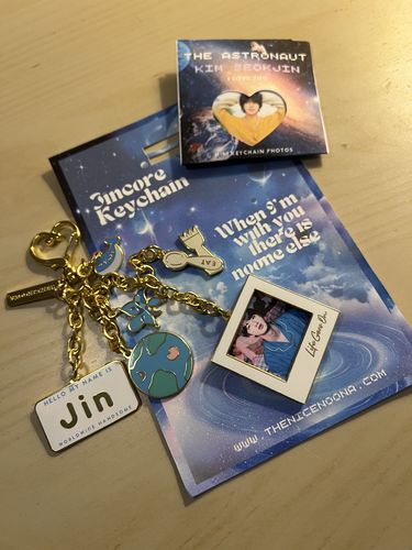 Customer photo review of BTS Jincore Keychian (Limited)