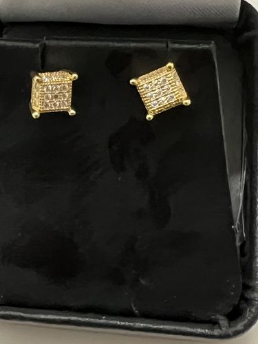 Customer photo review of 0.36 CTW Moissanite 3D Cube Earrings