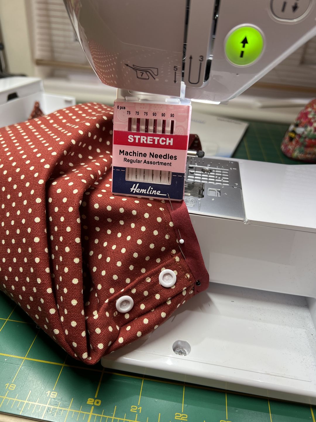 Customer photo review of Stretch Machine Needles Hemline