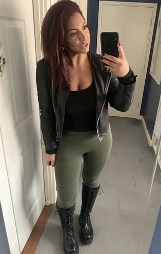 Customer photo review of Longer In The Body Seamfree Charlotte Low Neck Bodysuit (Full brief) - Black