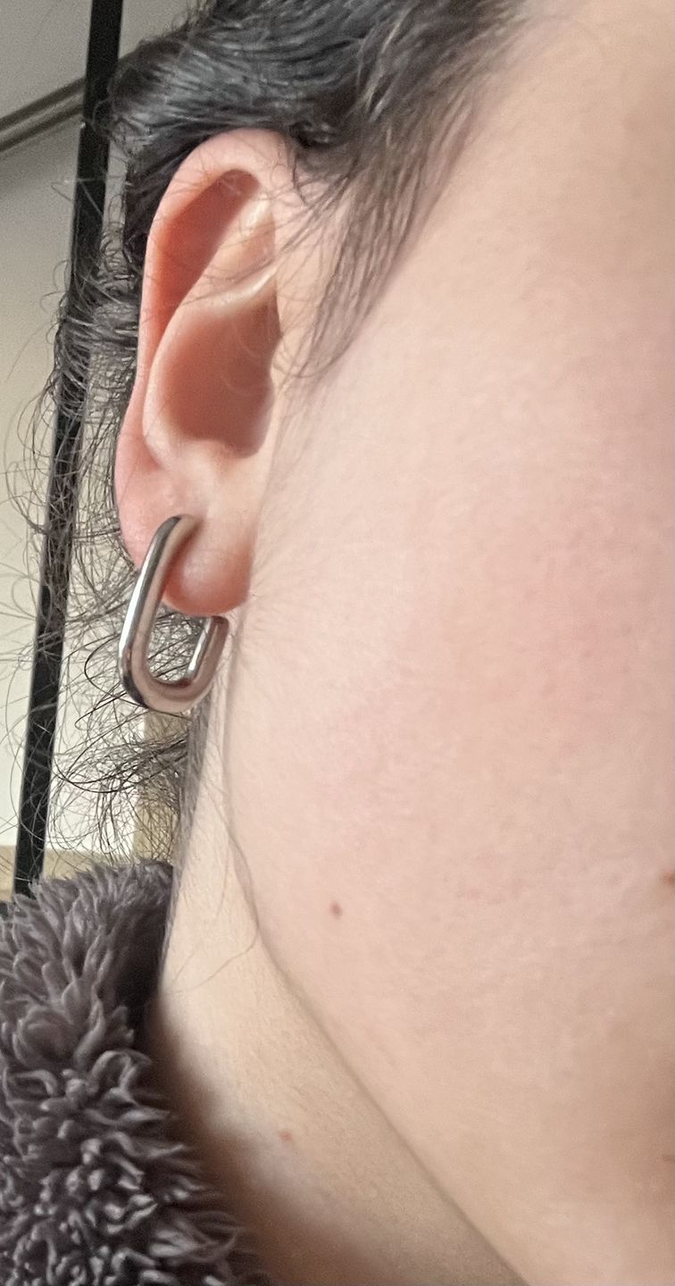 Customer photo review of Aylin Ohrstecker | 18K vergoldet