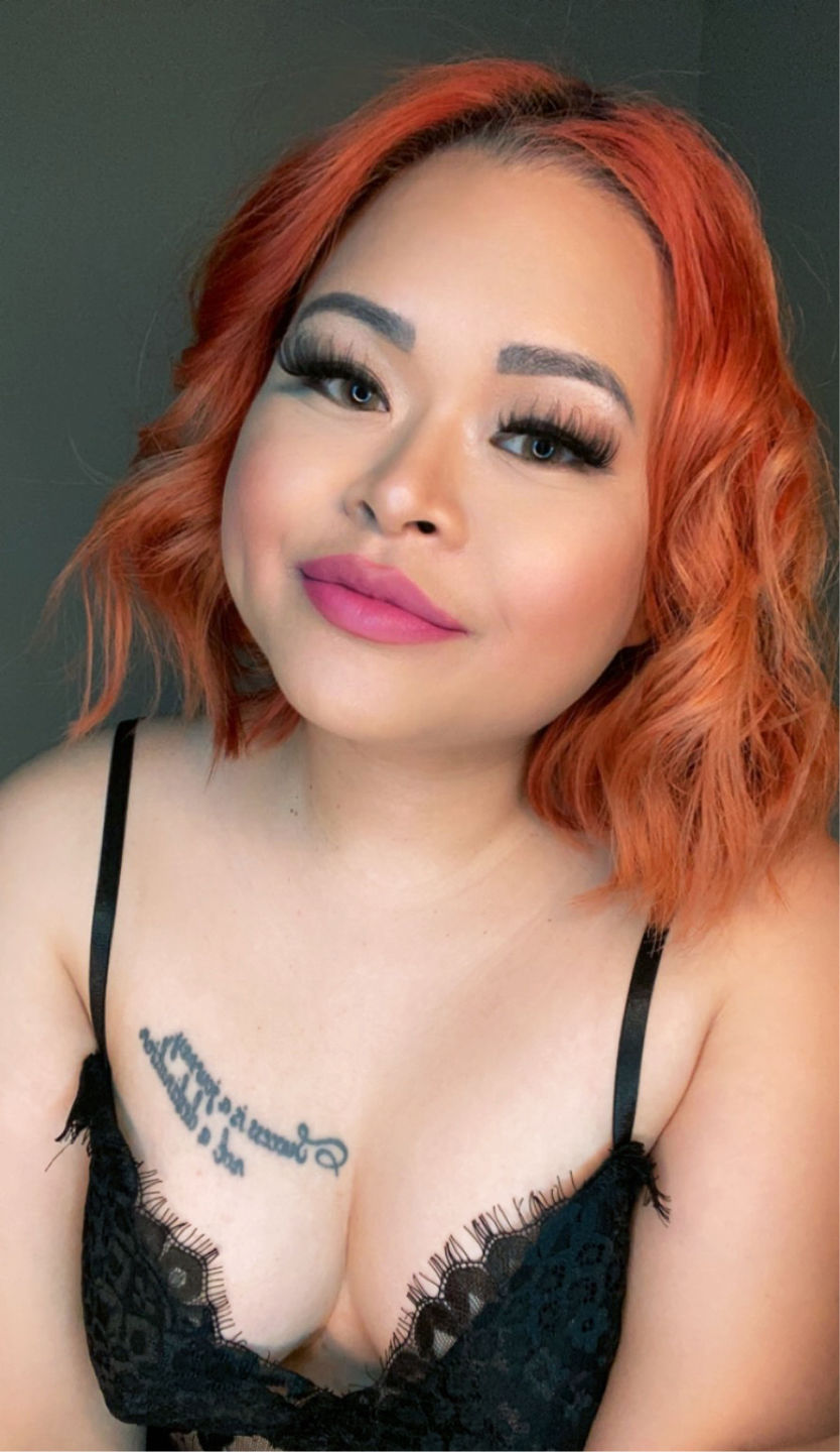 Customer photo review of Hidrocor Ocre Brown Prescription Colored Contact Lenses