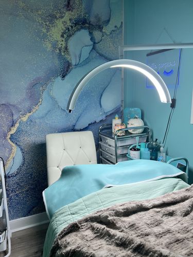 Customer photo review of CosmoGlo Original Light Bundle + Phone Clip